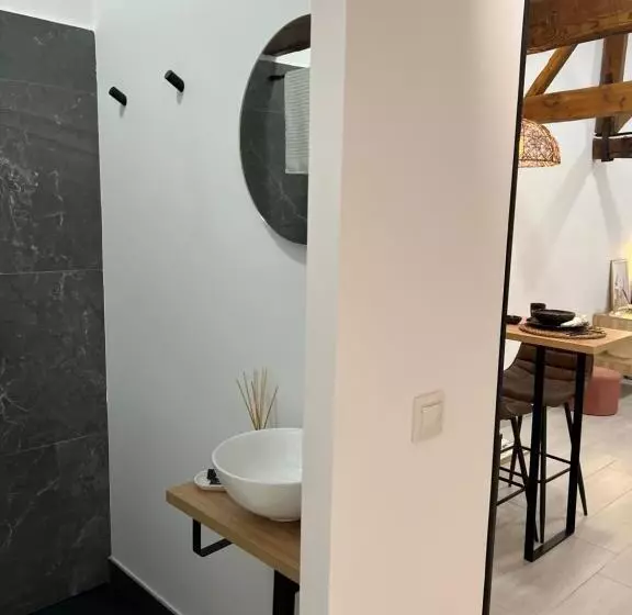 Aamiaismajoitus (B&B) Suites Chic Cozy