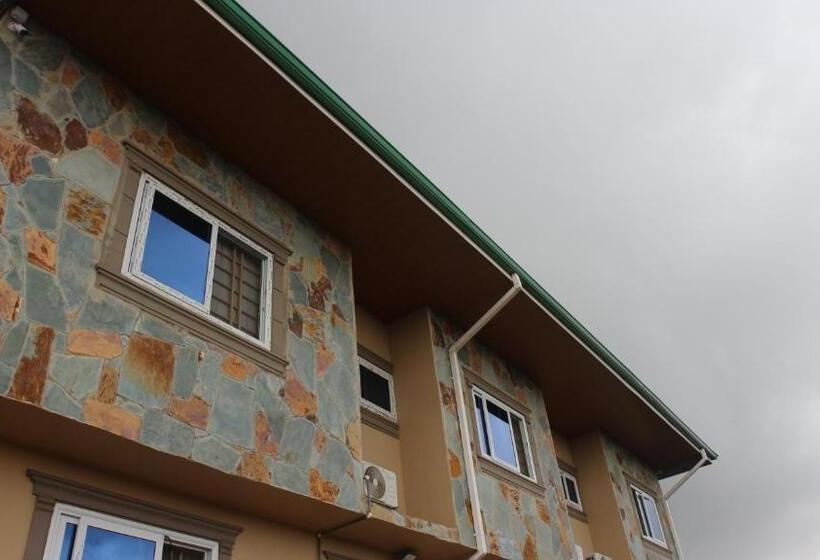 בית מלון כפרי Crystal Premier