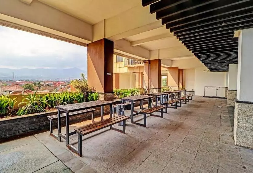 هتل Oyo Life 92735 Apartemen Tamansari Panoramic By Santuy
