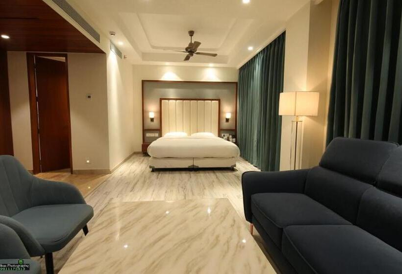 ホテル The Central View