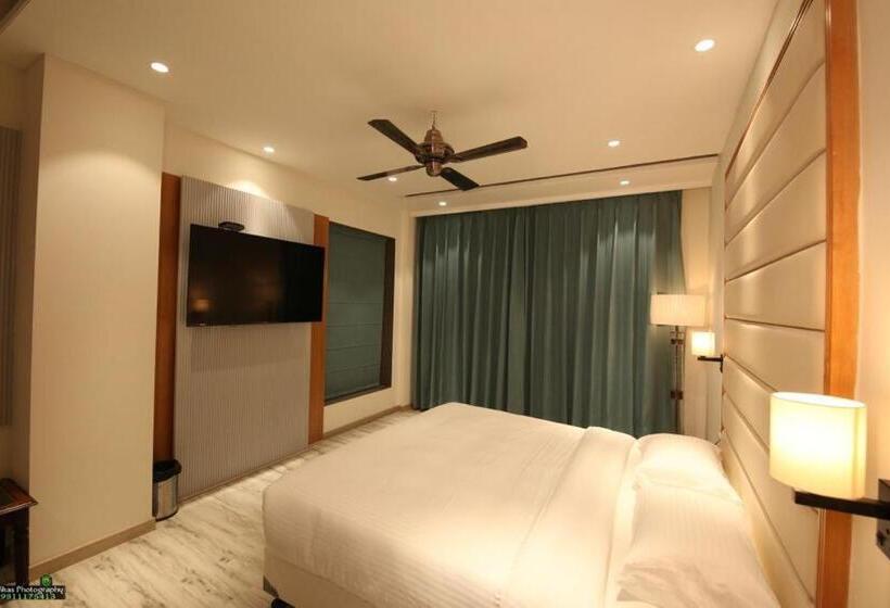 ホテル The Central View