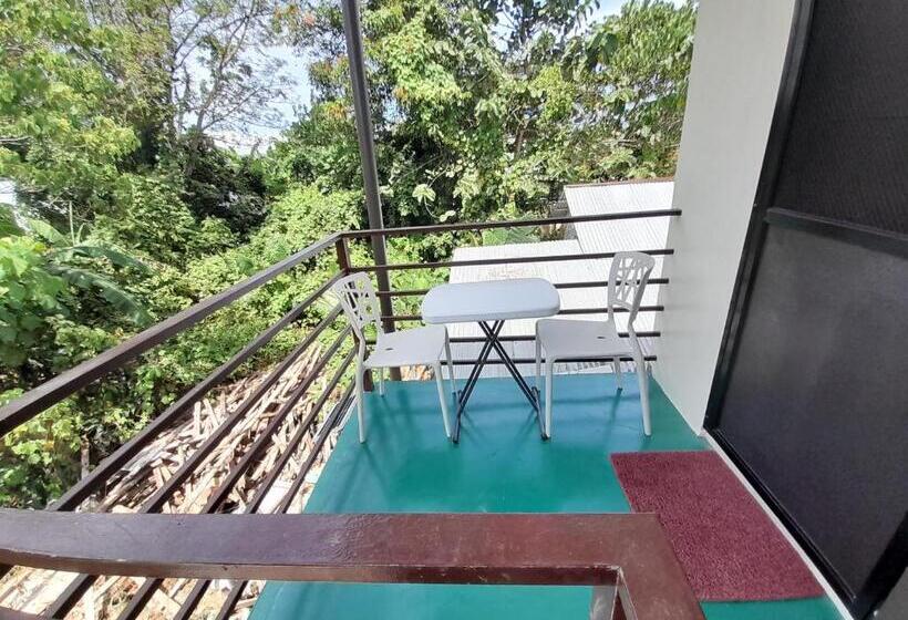 Palawan Residence B&b