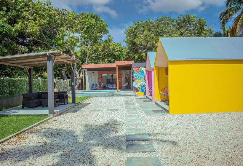 Lomakeskus Cabañas Mambo Beach