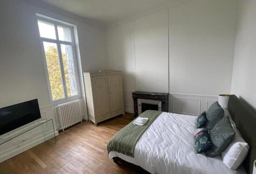 住宿加早餐 Château De Respide