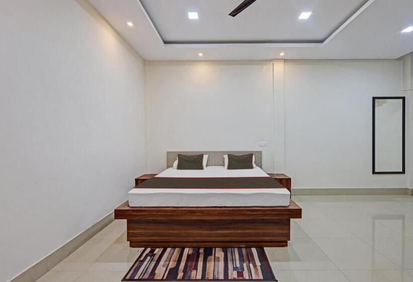 Hôtel Collection O Long Acres Resort