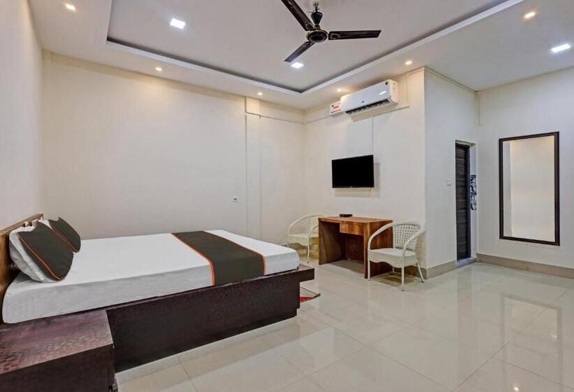 Hôtel Collection O Long Acres Resort