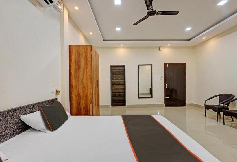 Hôtel Collection O Long Acres Resort