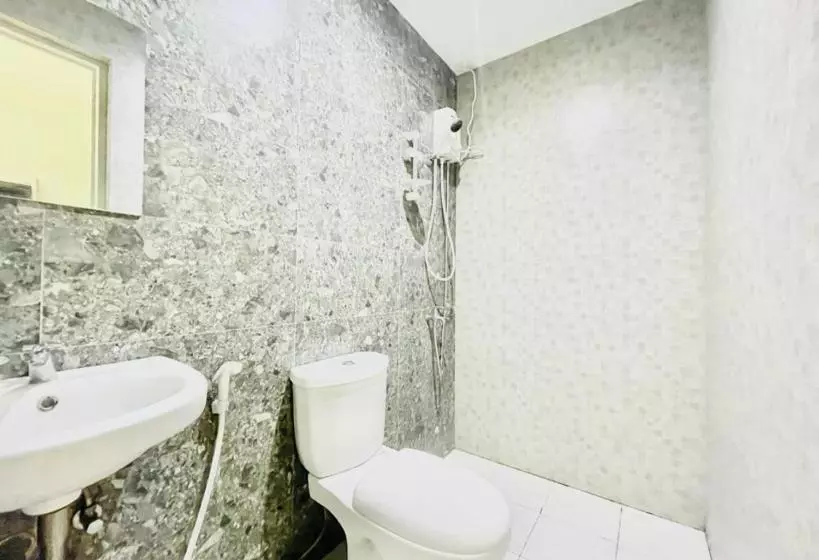 Hotelli Oyo 1008 Armond Bed And Breakfast