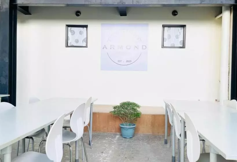 Hotelli Oyo 1008 Armond Bed And Breakfast