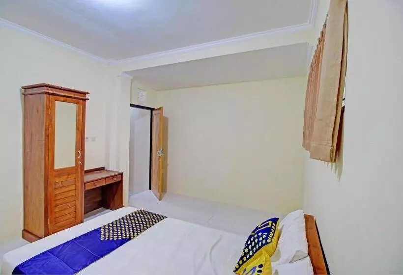 Hotelli Oyo Life 92953 Nirmala Kost