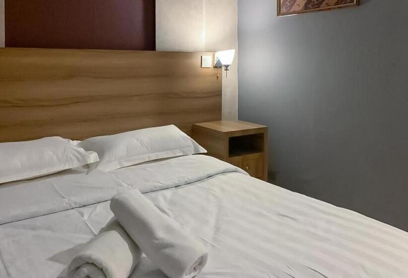 Hotel Reddoorz Syariah @ Jl D I Panjaitan Batu 7 Tanjung Pinang