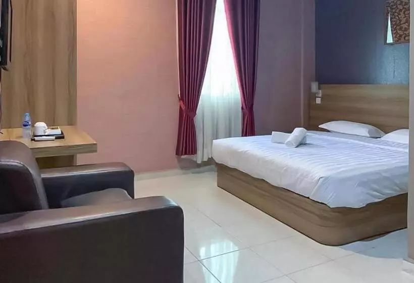 ホテル Reddoorz Syariah @ Jl D I Panjaitan Batu 7 Tanjung Pinang