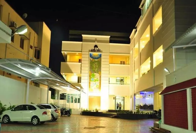 Hotelli Shrees, Perundurai