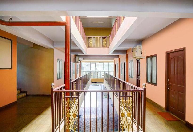 Hotelli Spot On Chalil Tourist Home