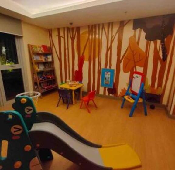 The Verdin At Maple Grove