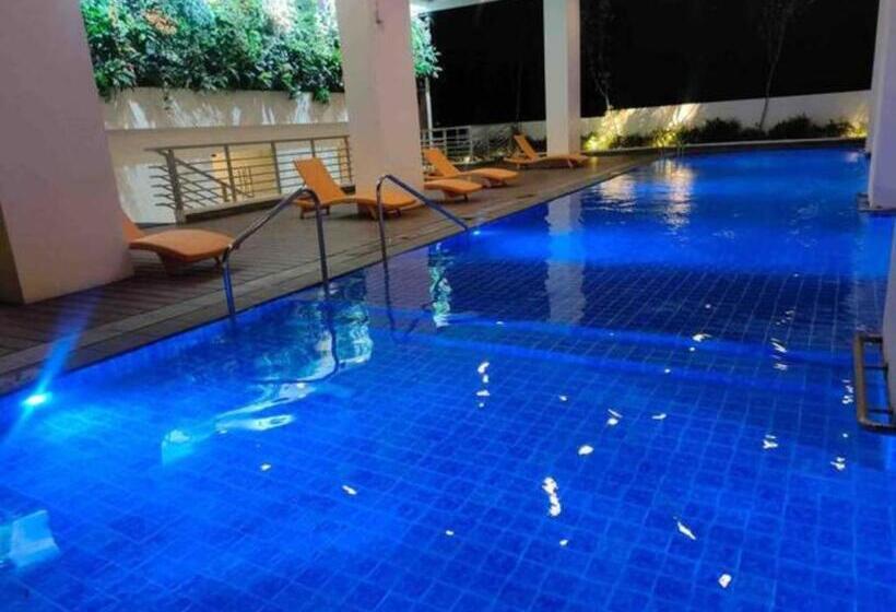 The Verdin At Maple Grove