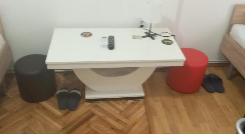 هاستل Airport Md Rooms 2