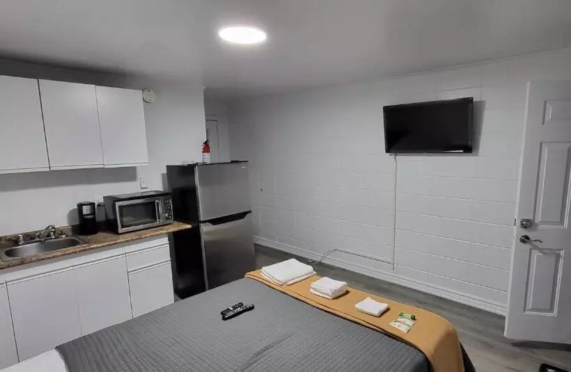 Retkeilymaja Happyland Inn