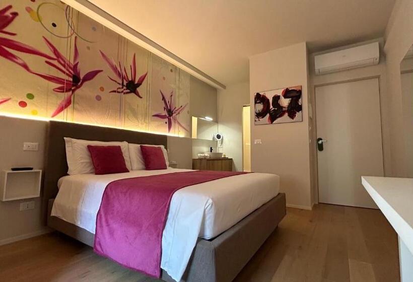 تختخواب و صبحانه San Lorenzo Luxury Boutique