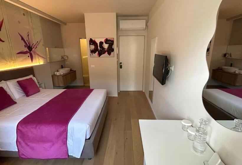 تختخواب و صبحانه San Lorenzo Luxury Boutique