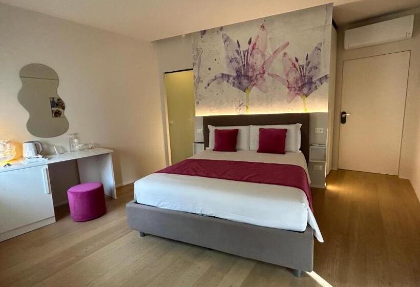 تختخواب و صبحانه San Lorenzo Luxury Boutique