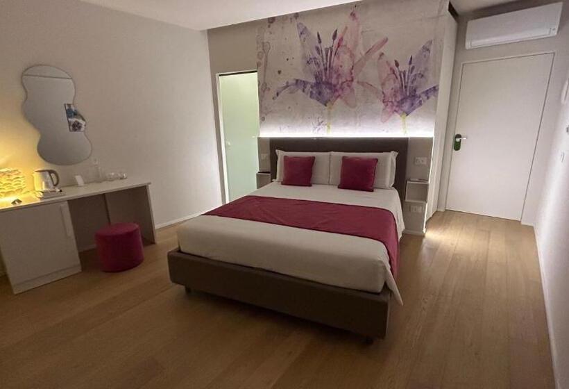 تختخواب و صبحانه San Lorenzo Luxury Boutique