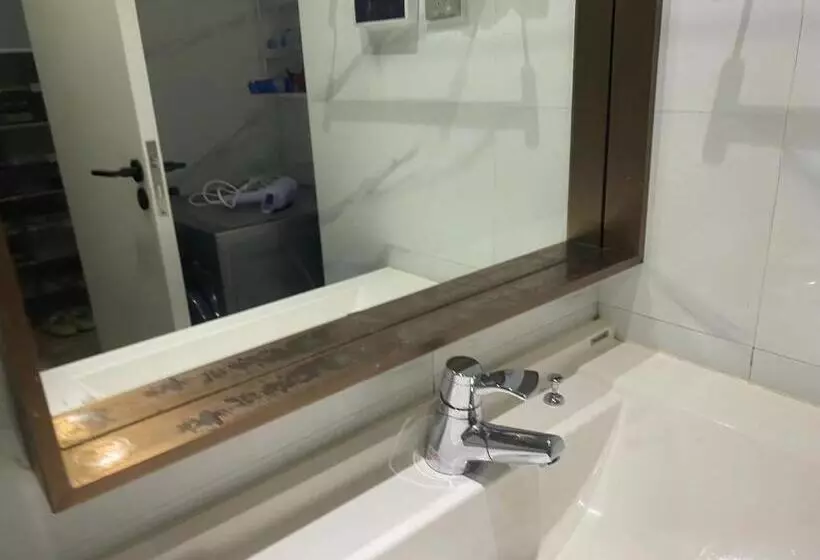 Chengdong Yishu Inn Youth Hostel