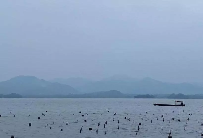 Chengdong Yishu Inn Youth Hostel