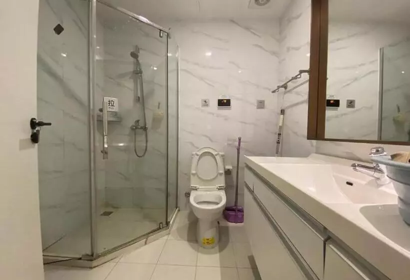 Chengdong Yishu Inn Youth Hostel
