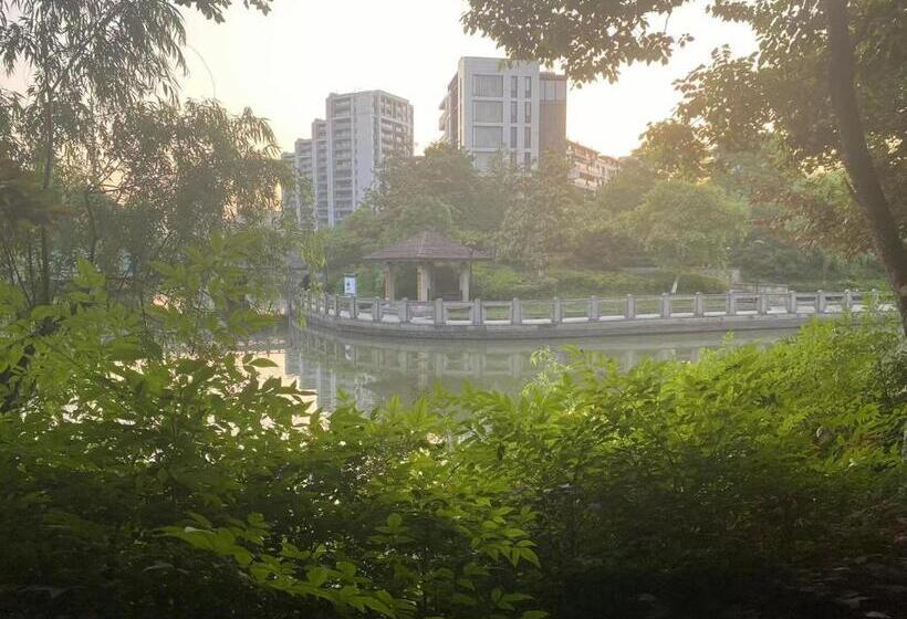 Chengdong Yishu Inn Youth Hostel