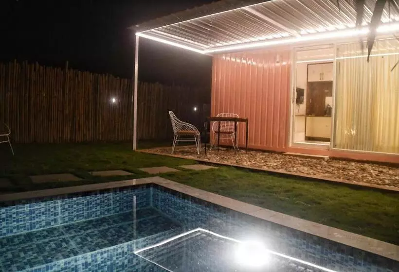 Clapping Leaves Resort