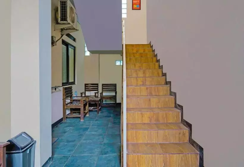Hotelli Oyo Life 92641 Guest House Palinggihan Ii