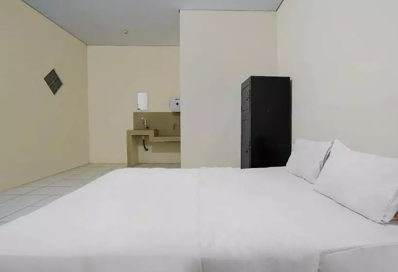 Hotelli Oyo Life 92641 Guest House Palinggihan Ii