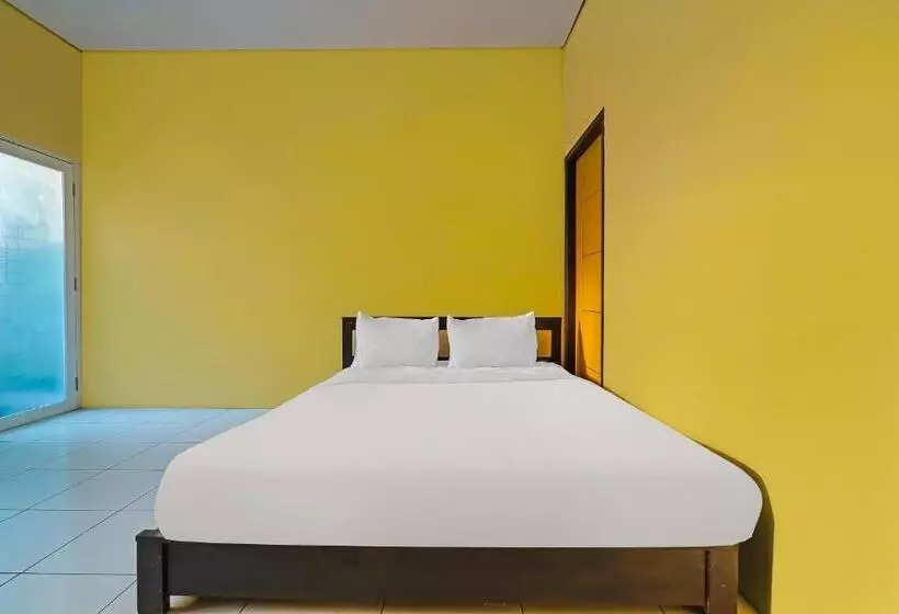 Hotelli Oyo Life 92641 Guest House Palinggihan Ii