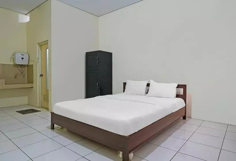 Hotelli Oyo Life 92641 Guest House Palinggihan Ii