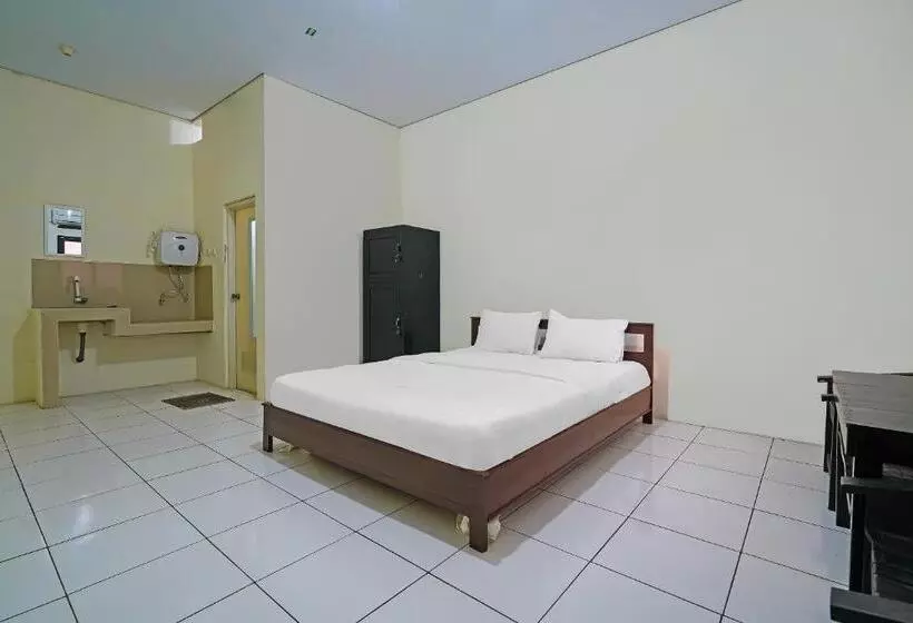 Hotelli Oyo Life 92641 Guest House Palinggihan Ii
