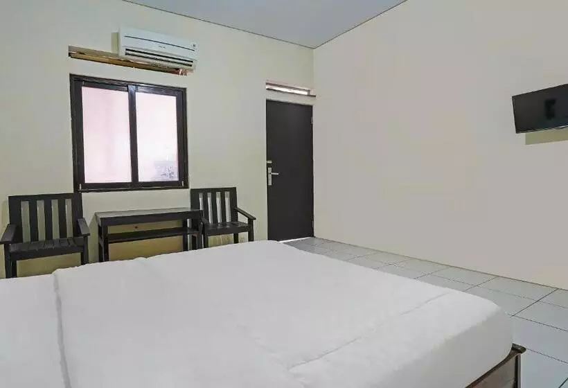 Hotelli Oyo Life 92641 Guest House Palinggihan Ii