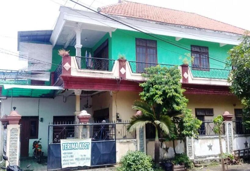 Hotel Spot On 93014 Griya Nautika Sukodono