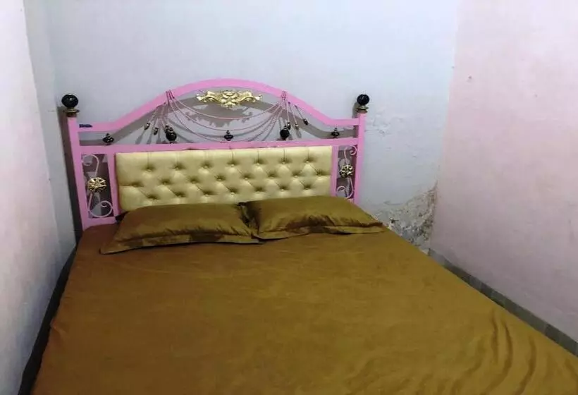 Hotelli Spot On 93014 Griya Nautika Sukodono