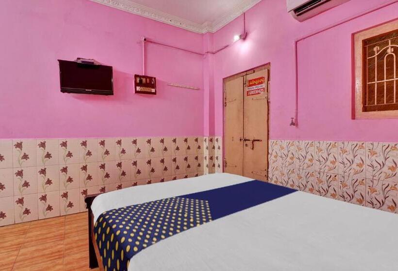 Hotelli Spot On Sri Maheswari Lodge