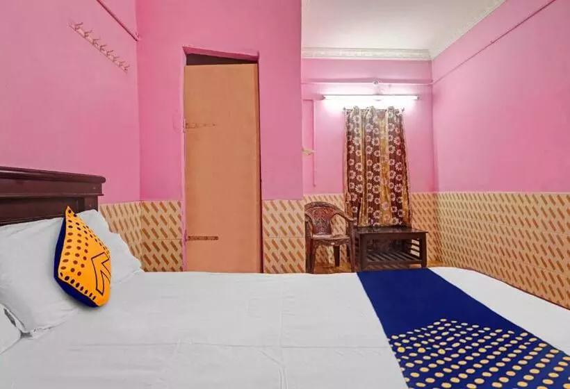 ホテル Spot On Sri Maheswari Lodge