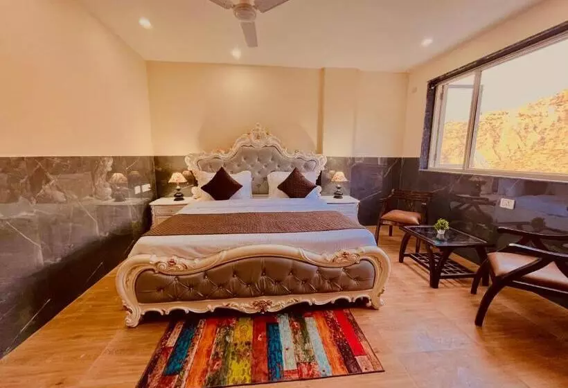 ホテル The River Grand, Mussoorie