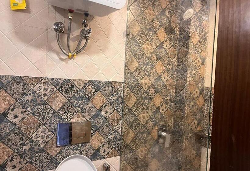 Отель The River Grand, Mussoorie