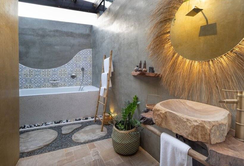 فندق Through The Looking Glass Wellness Retreat Resort