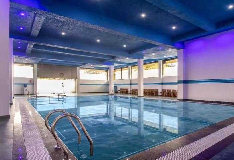 Hotelli Treebo The Rove