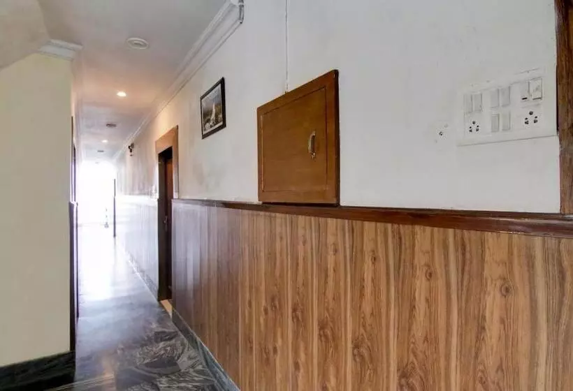 ホテル Varuni  On Mall Road, Mcleod Ganj, Dharamshala