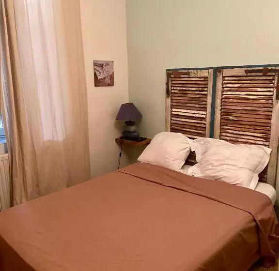 ペンション L’auberge Espagnole