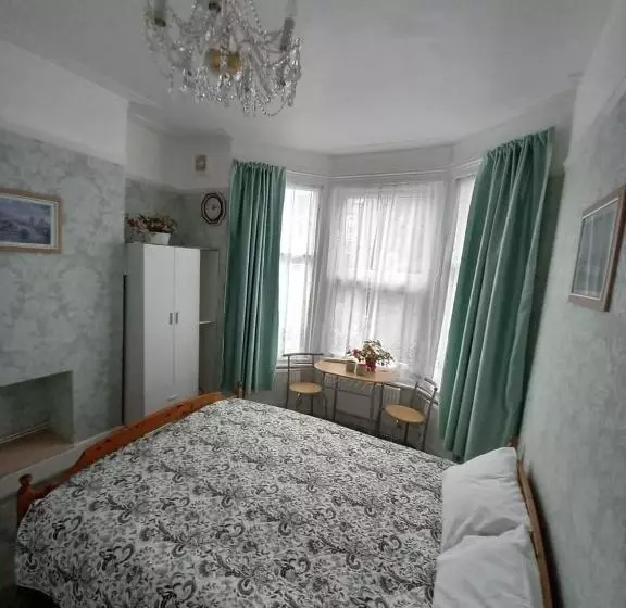 Majatalo Mari London Holiday Room