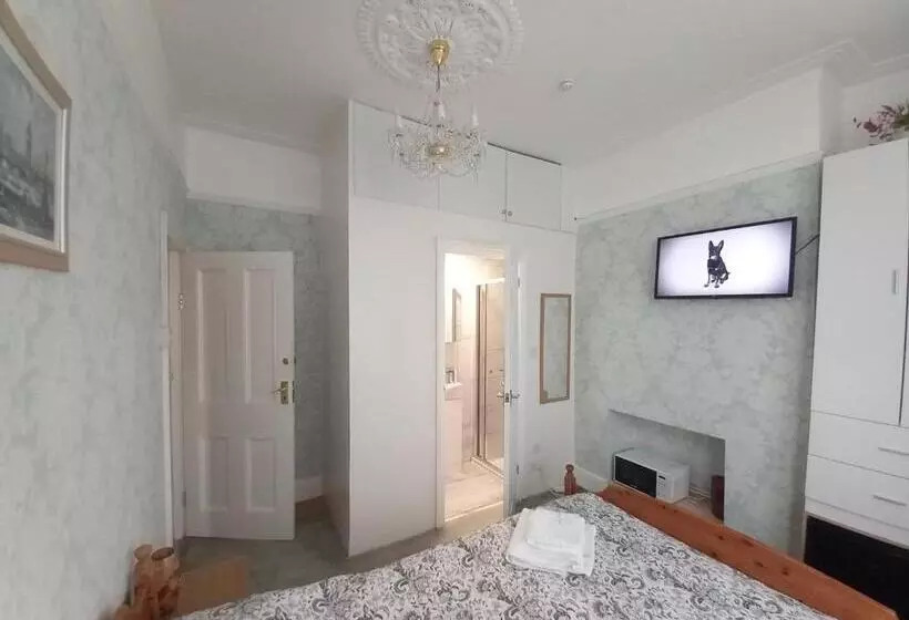 Majatalo Mari London Holiday Room