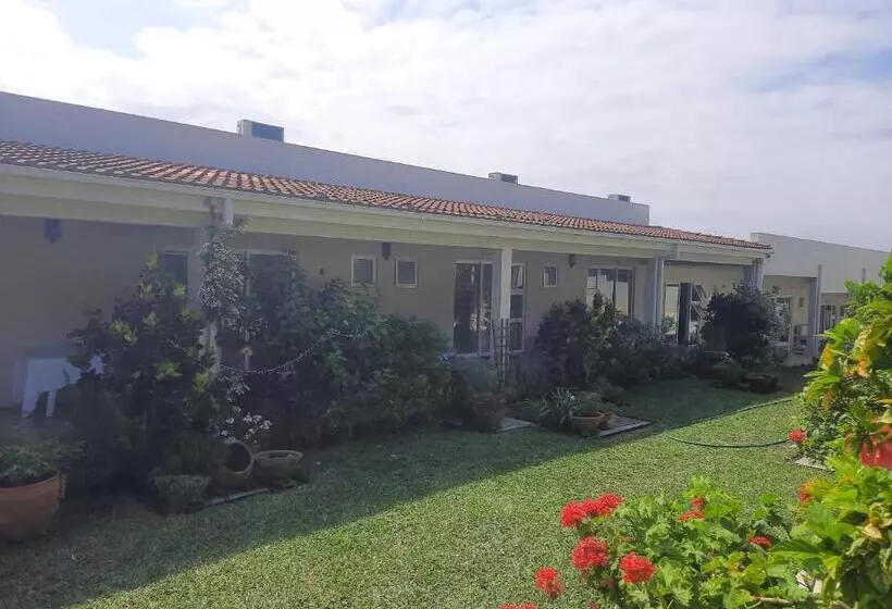 Majatalo Tropicana Guesthouse